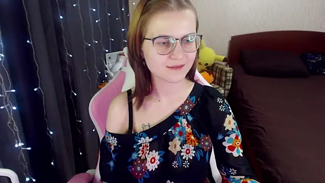 Snapshot of MissBrightShine chatting on 21, 1, 2025 MissBrightShine online show from 21, 1, 2025