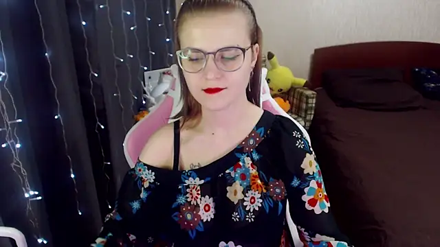 Snapshot of MissBrightShine chatting on 22, 1, 2025 MissBrightShine online show from 22, 1, 2025