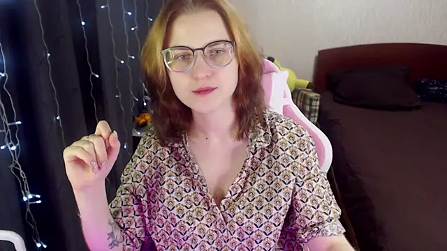 Snapshot of MissBrightShine chatting on 24, 1, 2025 MissBrightShine online show from 24, 1, 2025