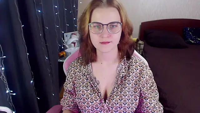 Snapshot of MissBrightShine chatting on 28, 1, 2025 MissBrightShine online show from 28, 1, 2025