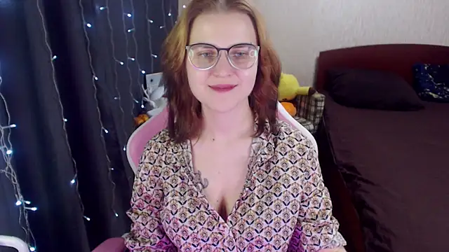 Snapshot of MissBrightShine chatting on 28, 1, 2025 MissBrightShine online show from 28, 1, 2025