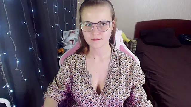 Snapshot of MissBrightShine chatting on 30, 1, 2025 MissBrightShine online show from 30, 1, 2025