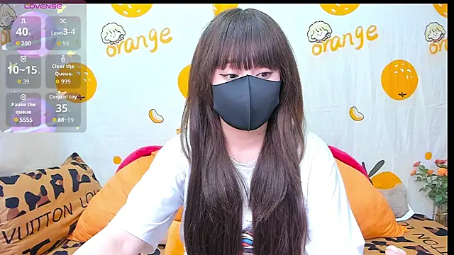 alonelove   online show from 8, 11, 2025