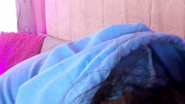 Snapshot of Satuurn_ chatting on 4, 1, 2025 Satuurn online show from 4, 1, 2025