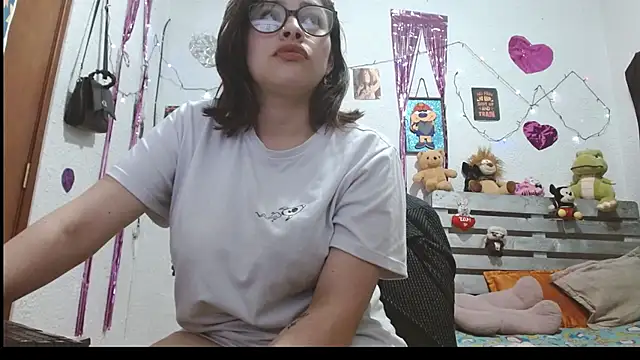 Snapshot of Saray_extrovert_ chatting on 3, 12, 2024 Saray extrovert online show from 3, 12, 2024