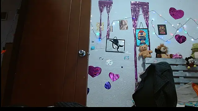 Snapshot of Saray_extrovert_ chatting on 5, 12, 2024 Saray extrovert online show from 5, 12, 2024