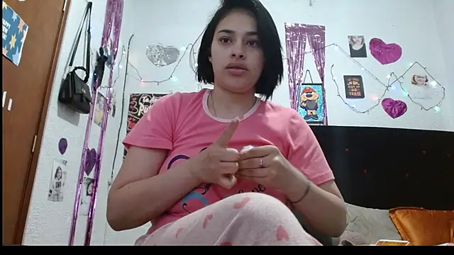 Snapshot of Saray_extrovert_ chatting on 21, 1, 2025 Saray extrovert online show from 21, 1, 2025