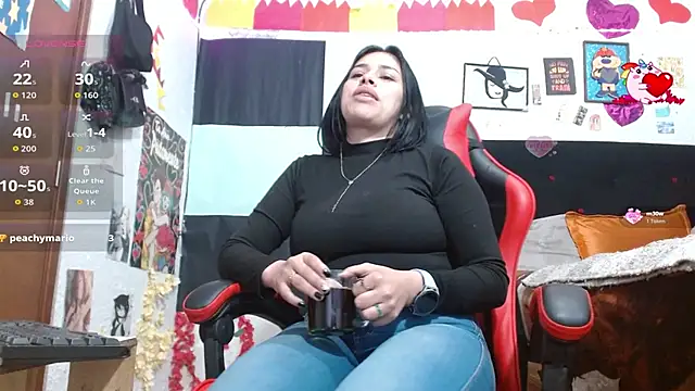 Snapshot of Saray_extrovert_ chatting on 28, 11, 2025 Saray extrovert online show from 28, 11, 2025