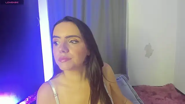 Snapshot of rouse_lili chatting on 15, 4, 2026 rouse lili online show from 15, 4, 2026