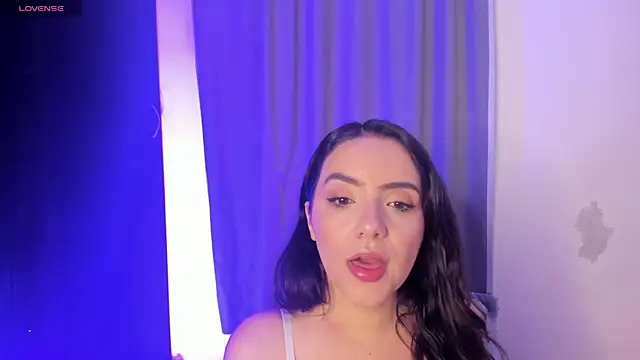 Snapshot of rouse_lili chatting on 18, 4, 2026 rouse lili online show from 18, 4, 2026
