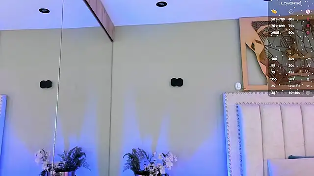 Paula Desousa online show from 8, 4, 2026