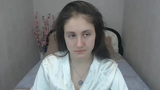 Holliy Cooper online show from 19, 2, 2025