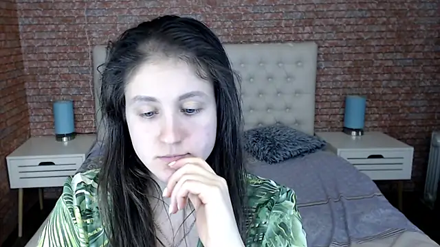 Holliy Cooper online show from 14, 3, 2025