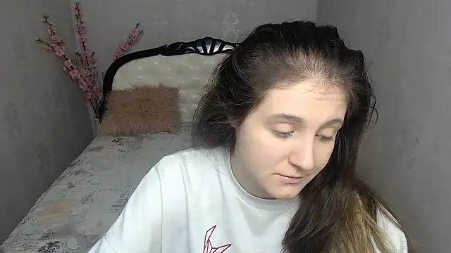 Holliy Cooper online show from 9, 2, 2026