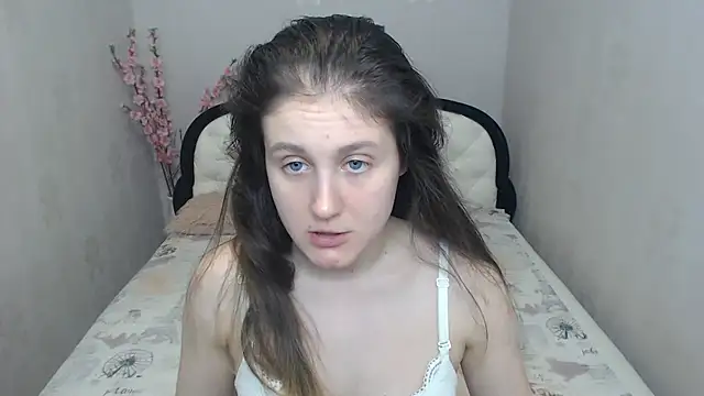 Snapshot of Holliy_Cooper chatting on 10, 6, 2026 Holliy Cooper online show from 10, 6, 2026
