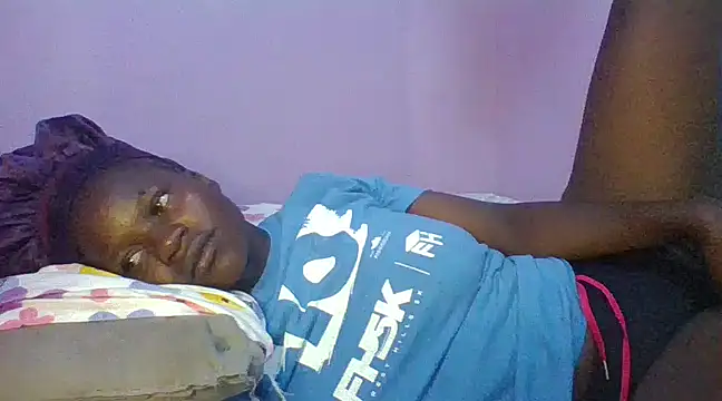 prettychic5 online show from 5, 3, 2025