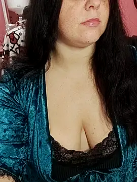 Snapshot of ErikaVlovely chatting on 12, 10, 2025 ErikaVlovely online show from 12, 10, 2025
