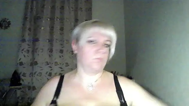 Snapshot of MeilomaWesa chatting on 5, 11, 2025 MeilomaWesa online show from 5, 11, 2025