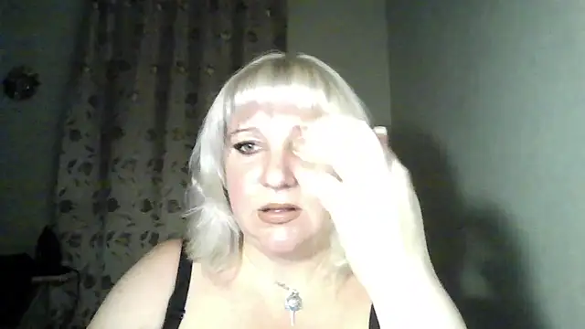 Snapshot of MeilomaWesa chatting on 7, 11, 2025 MeilomaWesa online show from 7, 11, 2025