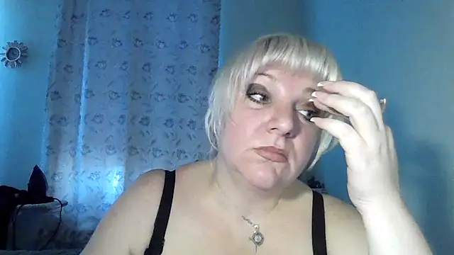 Snapshot of MeilomaWesa chatting on 8, 11, 2025 MeilomaWesa online show from 8, 11, 2025