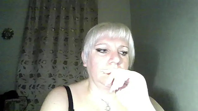 Snapshot of MeilomaWesa chatting on 17, 11, 2025 MeilomaWesa online show from 17, 11, 2025