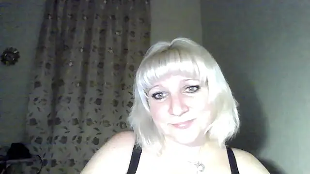 Snapshot of MeilomaWesa chatting on 1, 12, 2025 MeilomaWesa online show from 1, 12, 2025