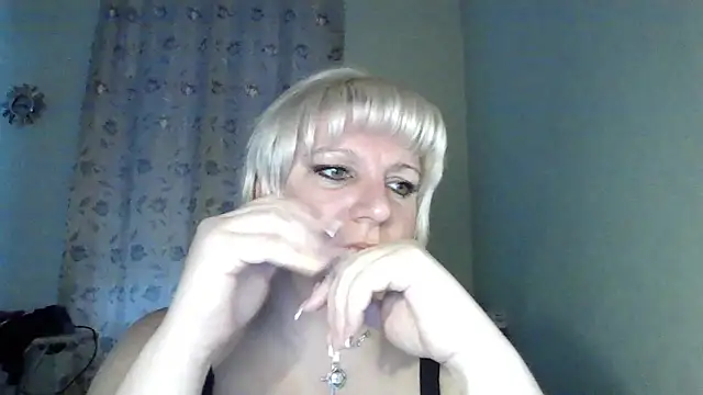 Snapshot of MeilomaWesa chatting on 4, 12, 2025 MeilomaWesa online show from 4, 12, 2025