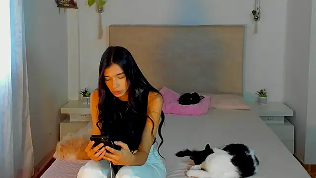 katt pelaez online show from 2, 2, 2026