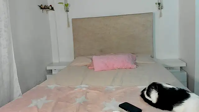 katt pelaez online show from 10, 4, 2026