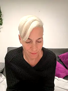 DarleenHot online show from 24, 10, 2025