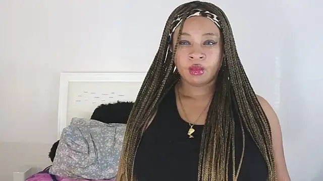 Snapshot of temptressbeauty24 chatting on 11, 12, 2024 temptressbeauty24 online show from 11, 12, 2024