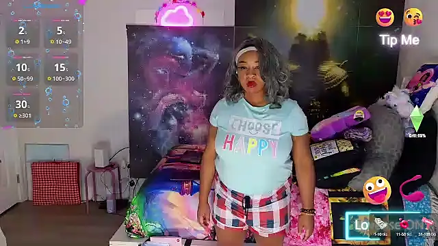 Snapshot of temptressbeauty24 chatting on 2, 2, 2025 temptressbeauty24 online show from 2, 2, 2025