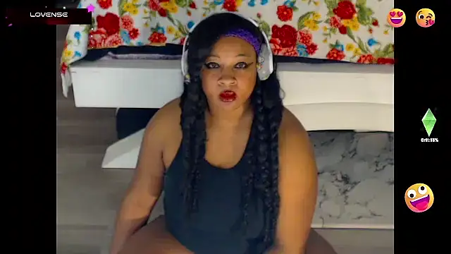 Snapshot of temptressbeauty24 chatting on 11, 2, 2025 temptressbeauty24 online show from 11, 2, 2025