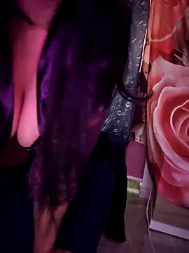 Snapshot of Zeina2024 chatting on 8, 11, 2025 Zeina2024 online show from 8, 11, 2025