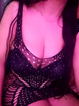 Snapshot of Zeina2024 chatting on 14, 12, 2025 Zeina2024 online show from 14, 12, 2025