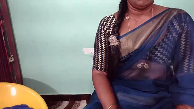 Snapshot of shrutitelugu69 chatting on 19, 12, 2025 shrutitelugu69 online show from 19, 12, 2025