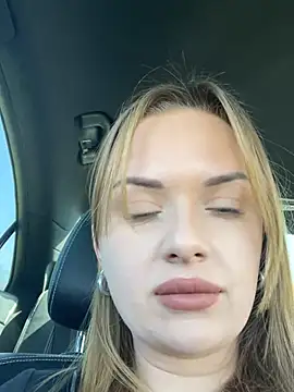 Snapshot of ElenaRebelle chatting on 26, 2, 2026 ElenaRebelle online show from 26, 2, 2026