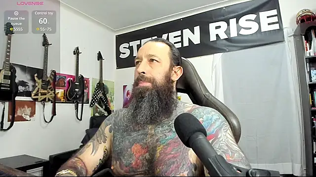 Snapshot of StevenRiseNYC chatting on 11, 3, 2025 StevenRiseNYC online show from 11, 3, 2025