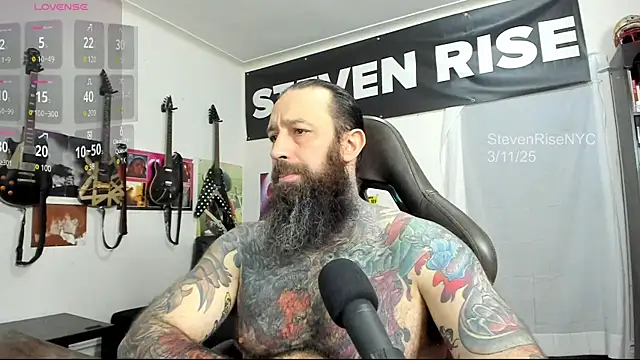 Snapshot of StevenRiseNYC chatting on 11, 3, 2025 StevenRiseNYC online show from 11, 3, 2025