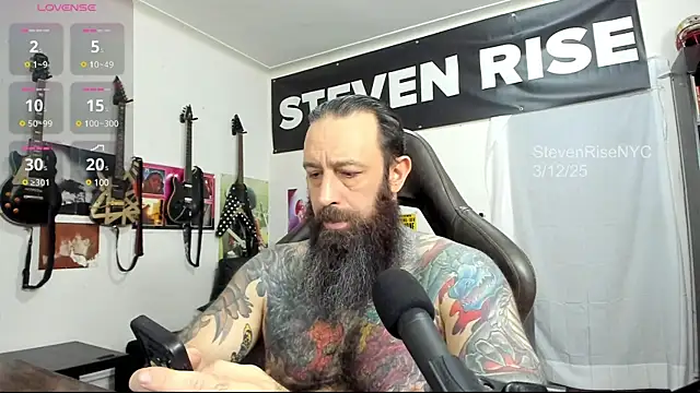 Snapshot of StevenRiseNYC chatting on 12, 3, 2025 StevenRiseNYC online show from 12, 3, 2025