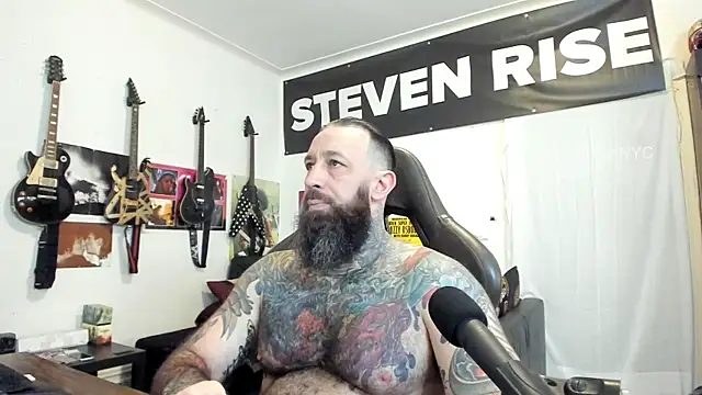 Snapshot of StevenRiseNYC chatting on 8, 9, 2025 StevenRiseNYC online show from 8, 9, 2025