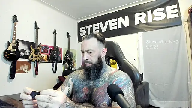 Snapshot of StevenRiseNYC chatting on 9, 9, 2025 StevenRiseNYC online show from 9, 9, 2025