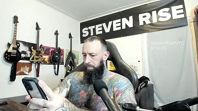 Snapshot of StevenRiseNYC chatting on 10, 9, 2025 StevenRiseNYC online show from 10, 9, 2025