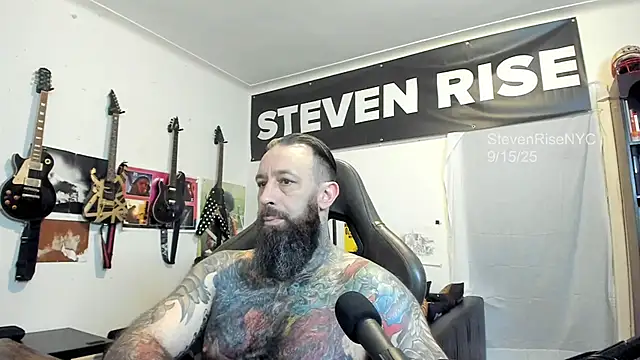 Snapshot of StevenRiseNYC chatting on 15, 9, 2025 StevenRiseNYC online show from 15, 9, 2025