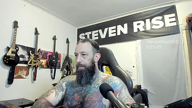 Snapshot of StevenRiseNYC chatting on 25, 9, 2025 StevenRiseNYC online show from 25, 9, 2025