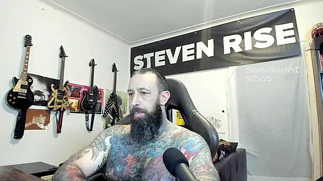 Snapshot of StevenRiseNYC chatting on 26, 9, 2025 StevenRiseNYC online show from 26, 9, 2025