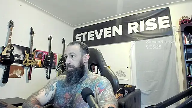 Snapshot of StevenRiseNYC chatting on 26, 9, 2025 StevenRiseNYC online show from 26, 9, 2025