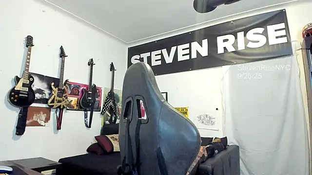 Snapshot of StevenRiseNYC chatting on 27, 9, 2025 StevenRiseNYC online show from 27, 9, 2025