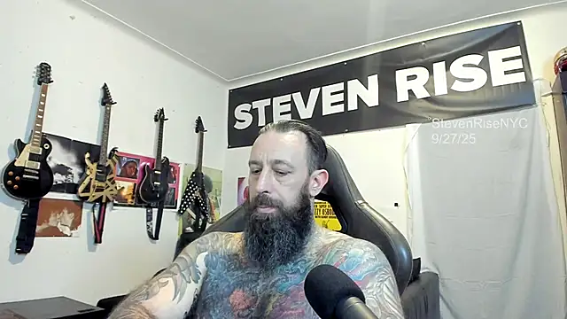 Snapshot of StevenRiseNYC chatting on 28, 9, 2025 StevenRiseNYC online show from 28, 9, 2025