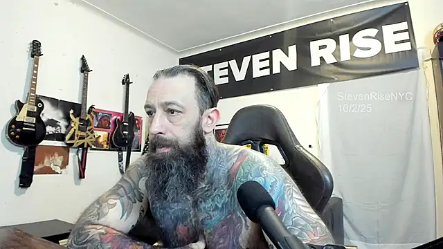 Snapshot of StevenRiseNYC chatting on 2, 10, 2025 StevenRiseNYC online show from 2, 10, 2025